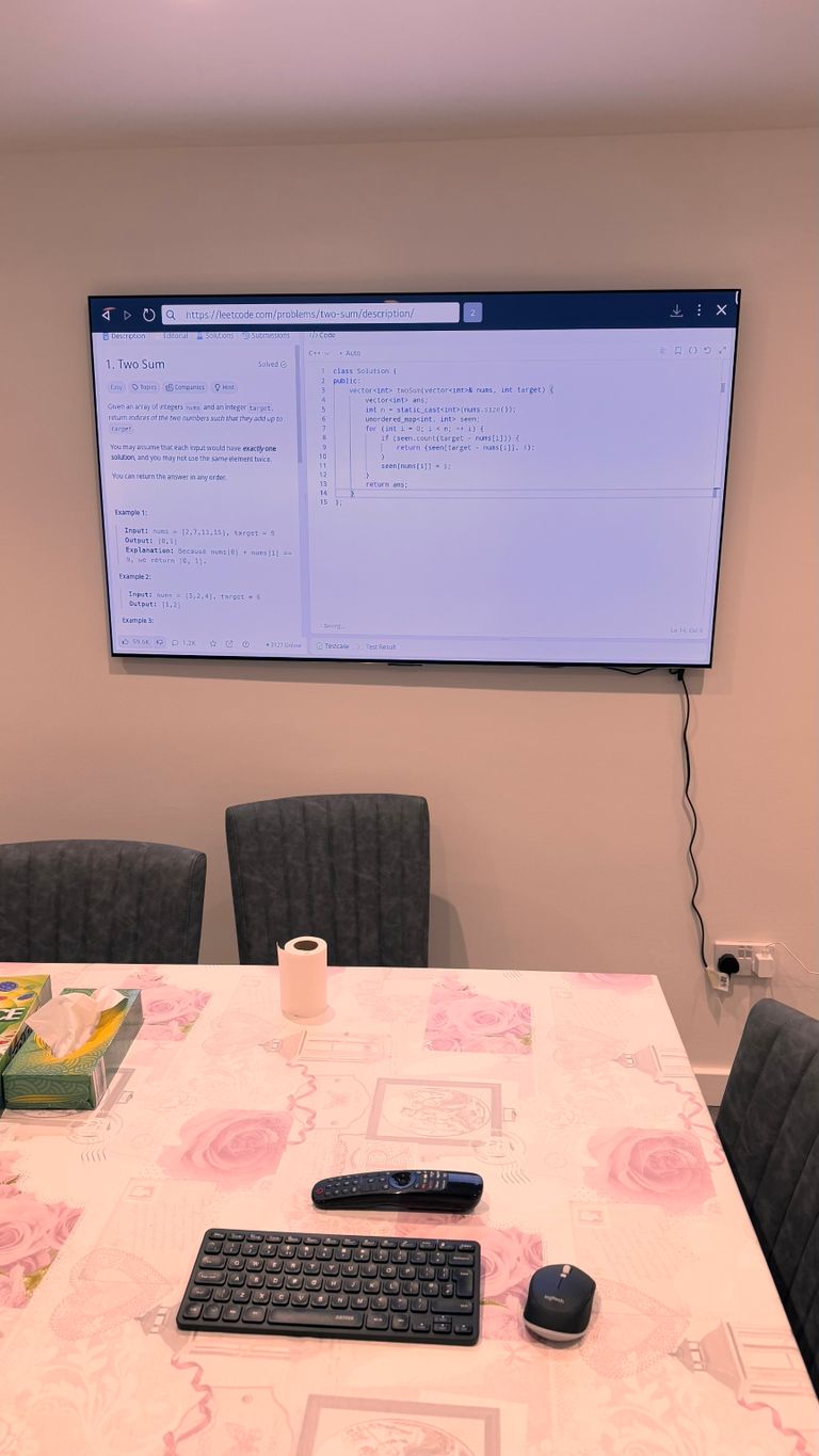 leetcode-coding-on-smart-tv-with-bluetooth-keyboard-mouse-2025-01-06 18.13.21.jpg