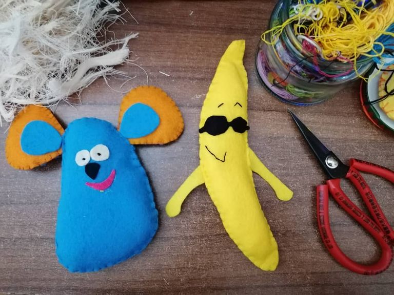 diy-felt-dollbanana (3).jpeg