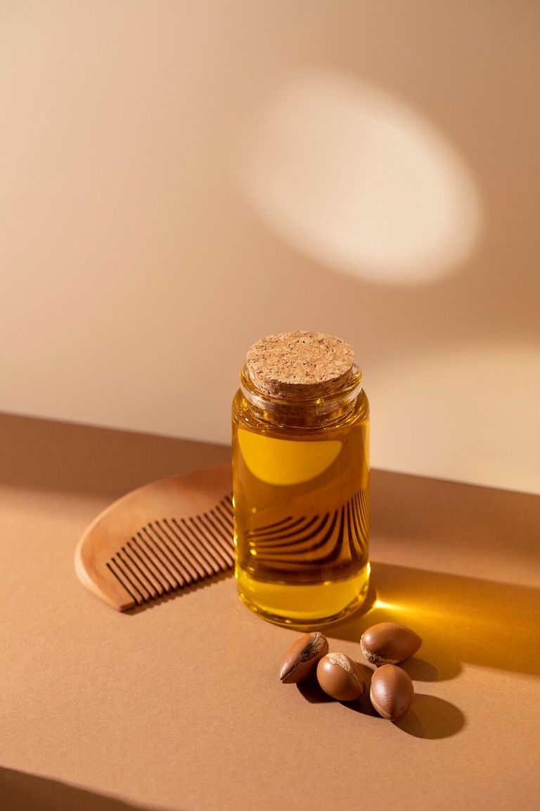 natural-argan-oil-arrangement_23-2149016646.jpg