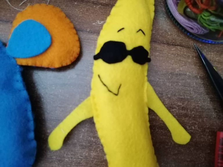 diy-felt-dollbanana (2).jpeg