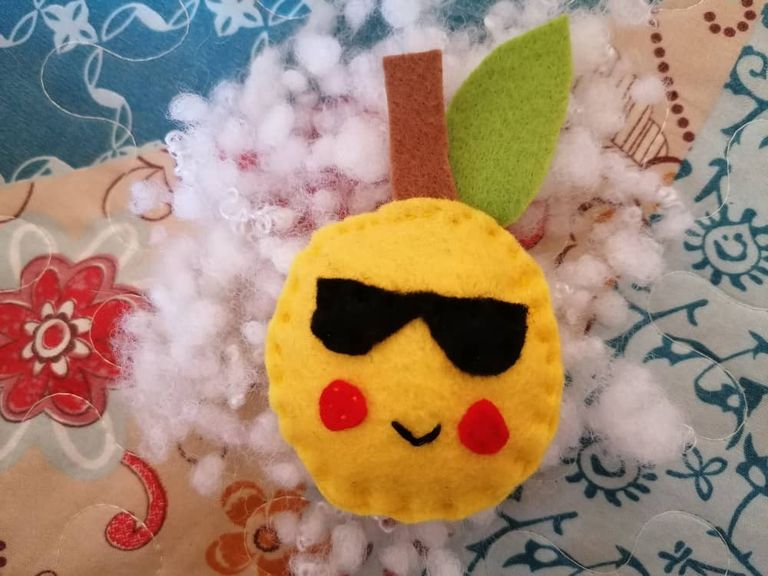 diy-apple-felt (5).jpeg