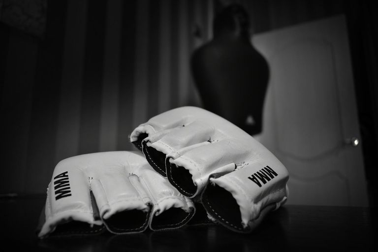 gloves-3311299_1920.jpg