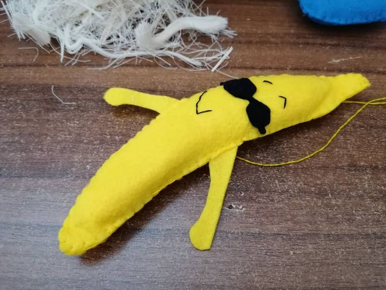 diy-felt-dollbanana (5).jpeg