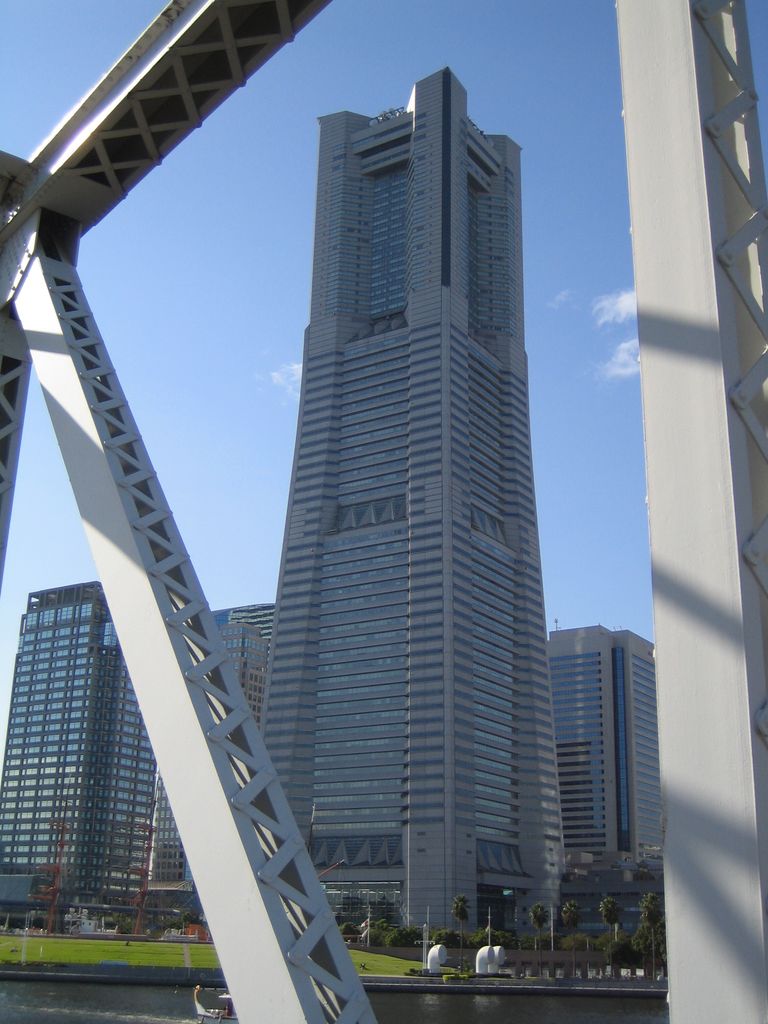 675 yokohama around landmark tower (18).JPG