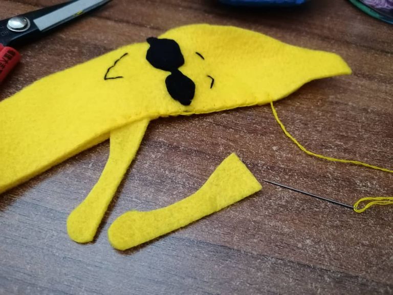 diy-felt-dollbanana (13).jpeg