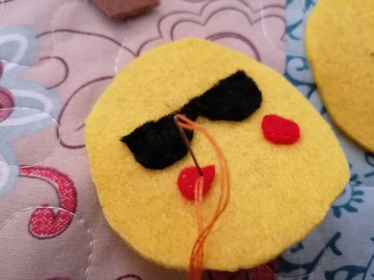 diy-apple-felt (15).jpeg