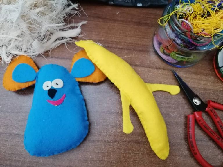 diy-felt-dollbanana (9).jpeg