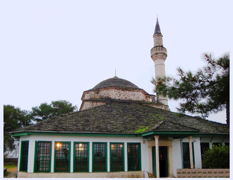 Aslan_Pasha_Ottoman_mosque_in_Ioannina,_Greece.jpg