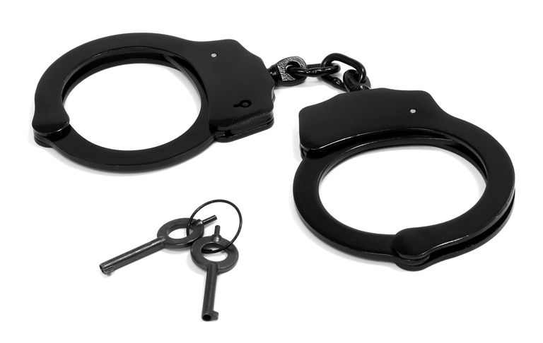 handcuffs-g84805bb2c_1920.jpg