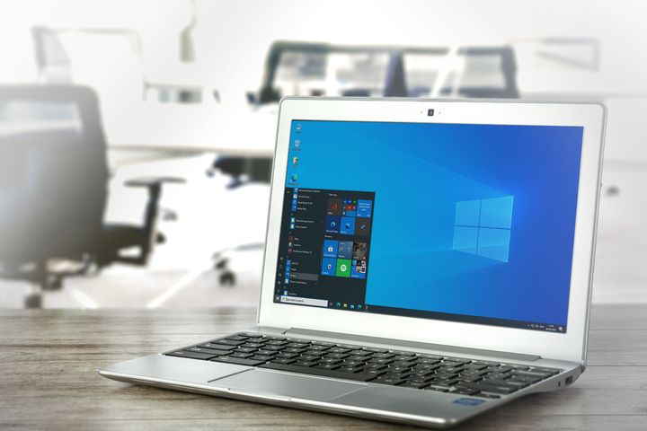 laptop-technology-windows-10-11-modern-1654594-pxhere.com.jpg