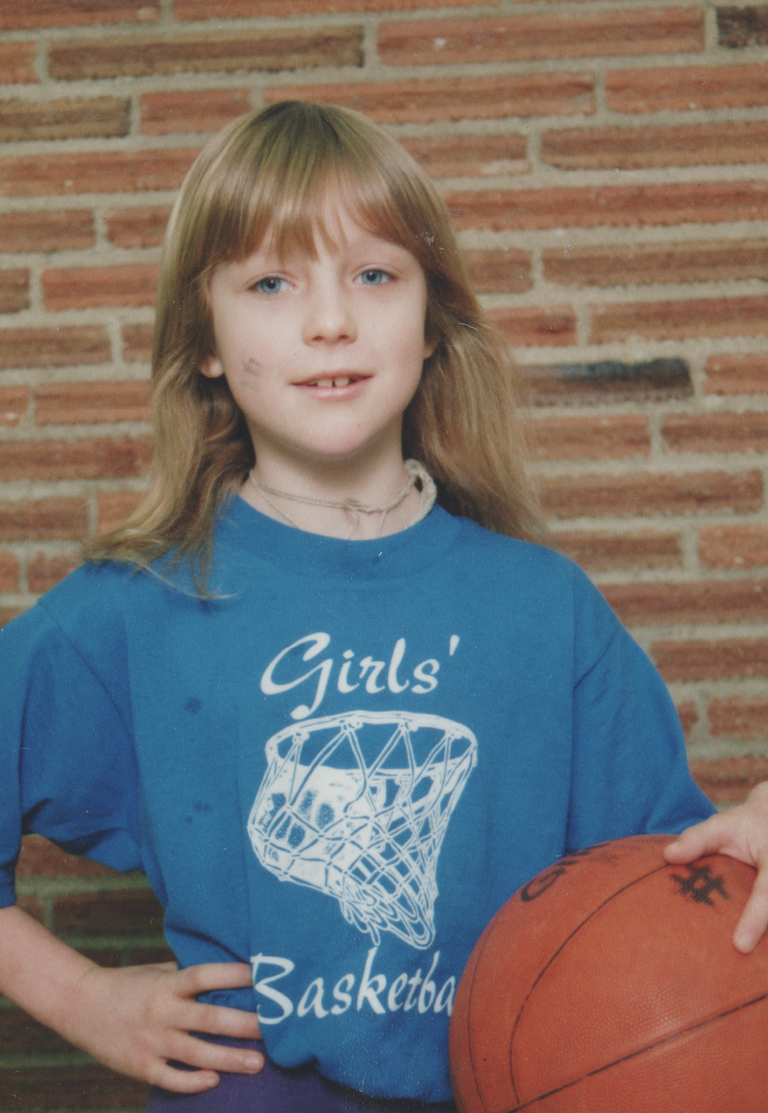 1998-01 - Girls Basketball - Crystal Arnold - Solo Photo ok ok.png