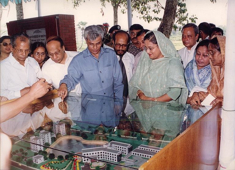 800px-National_Institute_of_Biotechnology_Groundbreaking.jpg