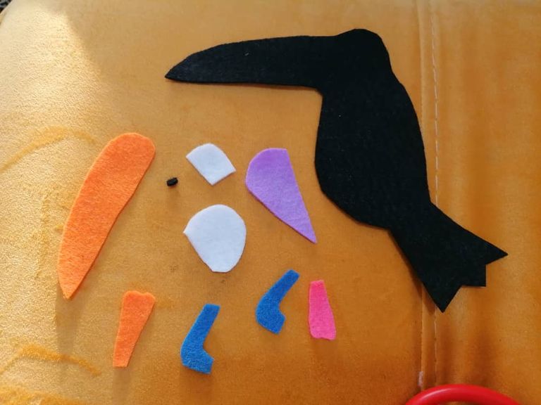 diy-toucan3-felt (15).jpeg