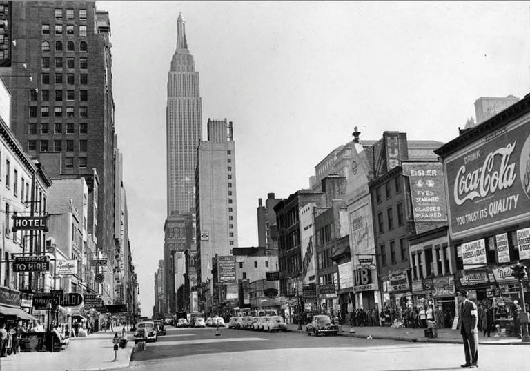 1942 in NYC, 34th St. from 8th Avenue 10672365_552595624874478_6087833422749280779_n.jpg