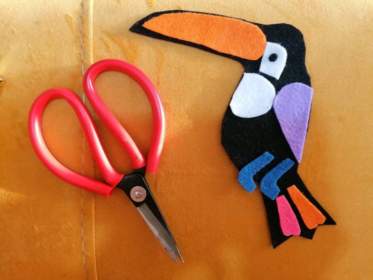 diy-toucan3-felt (4).jpeg