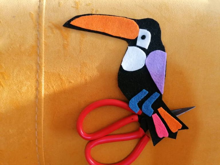 diy-toucan3-felt (3).jpeg