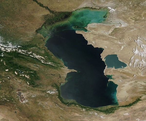 800px-Caspian_Sea_from_orbit.jpg