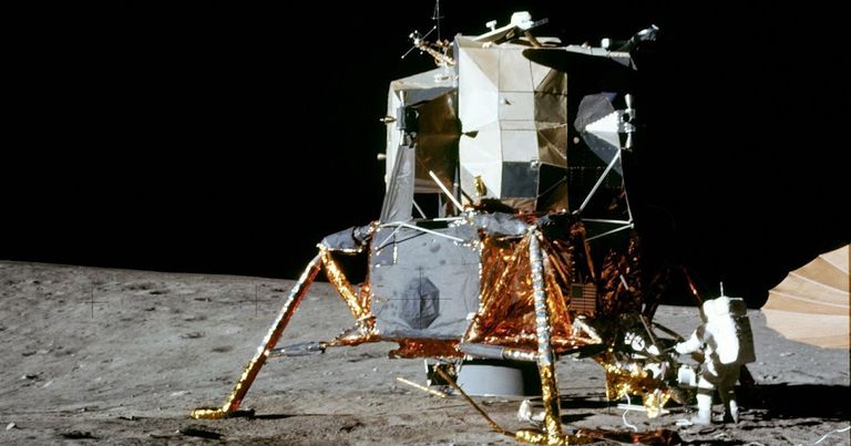 Apollo-12-Lunar-Module-01-1605185960.jpeg