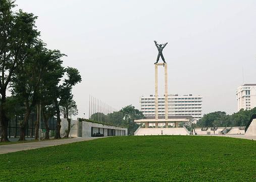 058164500_1530611299-20180703-Lapangan-Banteng-2_edited.jpg