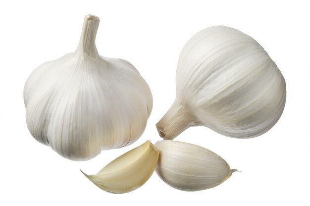 garlic-bulbs-garlic-cloves-isolated_288431-126.jpg