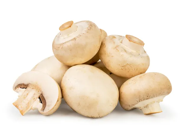 heap-champignons-closeup-white-background-isolated_269543-826.webp