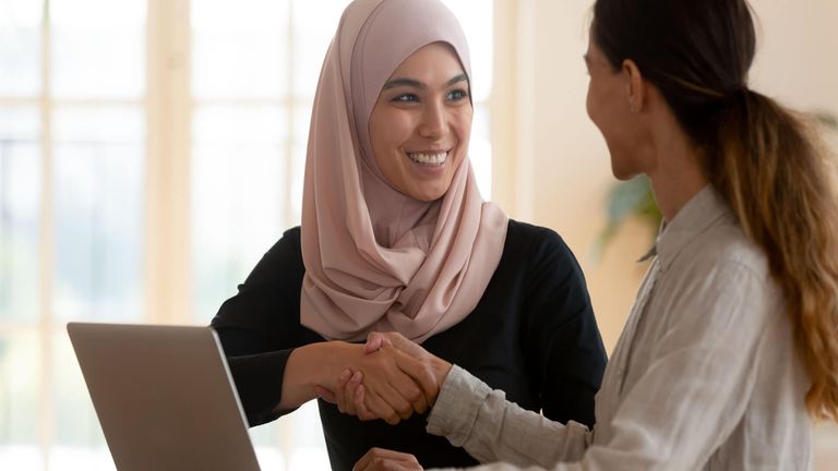 two-people-shaking-hands-how-to-negotiate.jpg