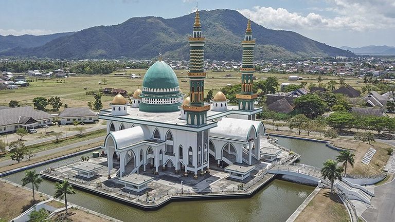 02_ant_masjid_agung__1_.jpg