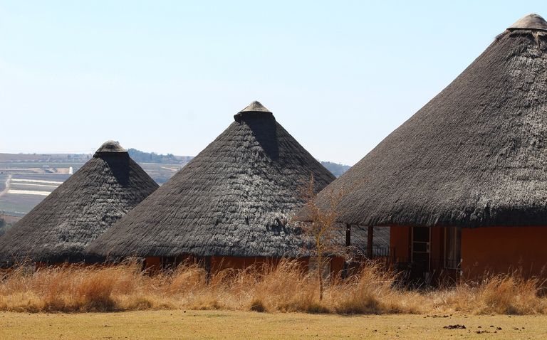 african-huts-5509918_1280.jpg