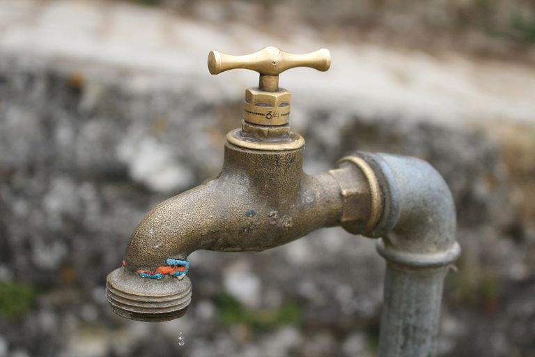 faucet-1659332_1280.jpg