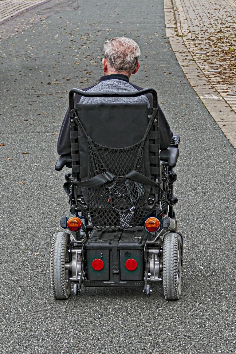 wheelchair-users-2814628_1280.jpg