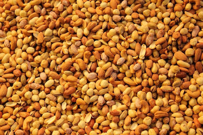 nuts-768243_1280.jpg