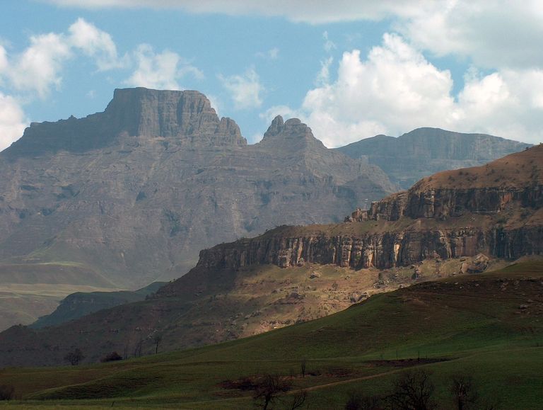 drakensburg-1414573_1280.jpg