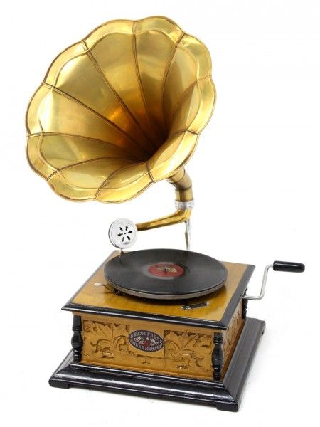 TWE25_Antique_gramophone_3_event_prop_hire.jpg