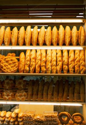 free-photo-of-bread-in-a-bakery.jpeg