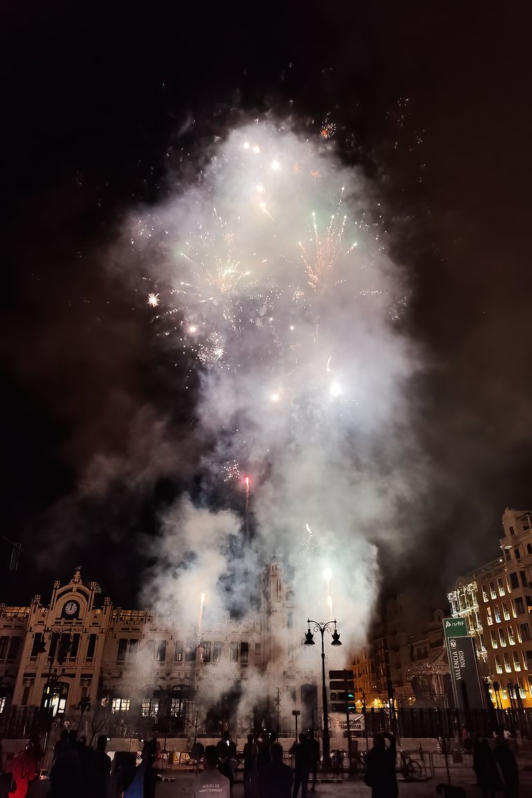 05-Summer-Fireworks-Mascletas-Valencia-IMG_20220730_000246.jpg