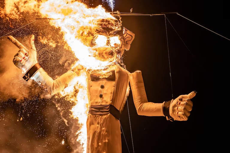 https://www.nationalgeographic.com/travel/article/santa-fe-fire-festival-zozobra