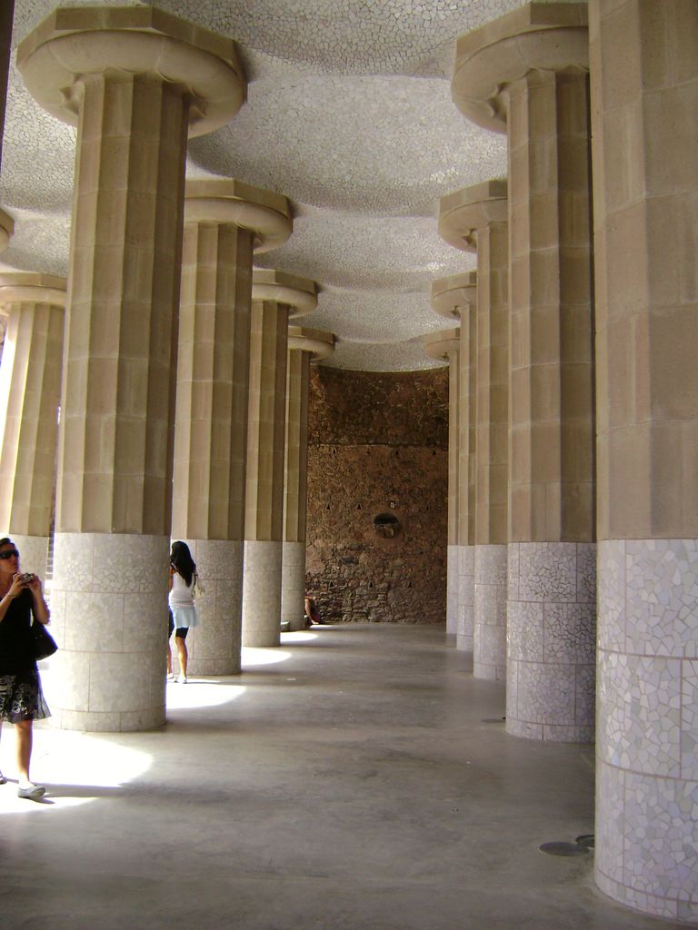 281.-Park-Guell-La sala de las 100 columnas DSC00812.JPG