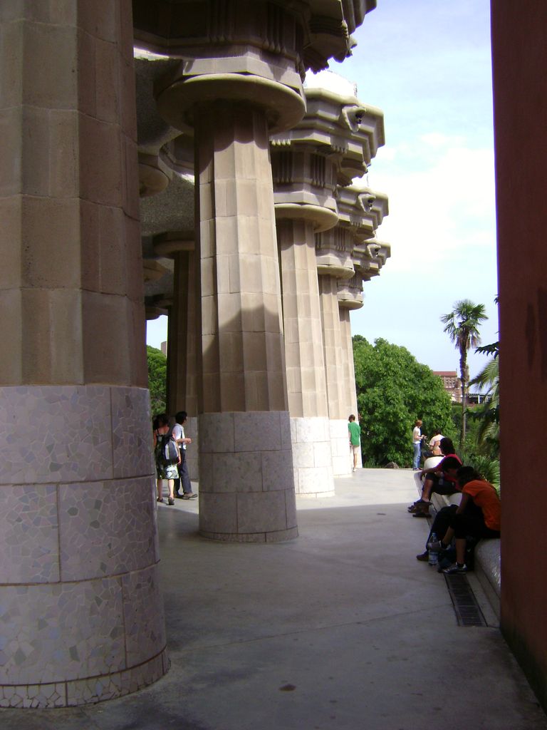 281.-Park-Guell-La sala de las 100 columnas DSC00818.JPG