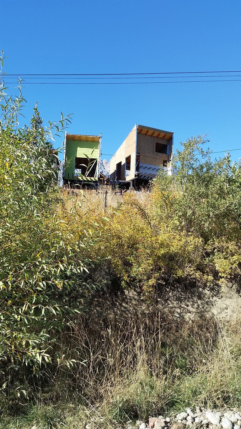 casa-vista-desde-el-fondo-terreno.jpg