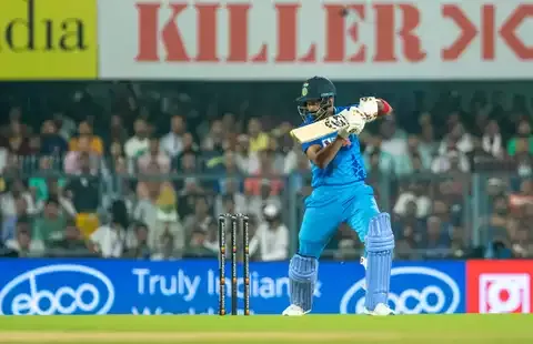 kl-rahul-began-the-game-with-a-punched-four-setting-the-tone-for-a-boundary-laden-game-which-saw-25-sixes-and-458-runs-scored.webp