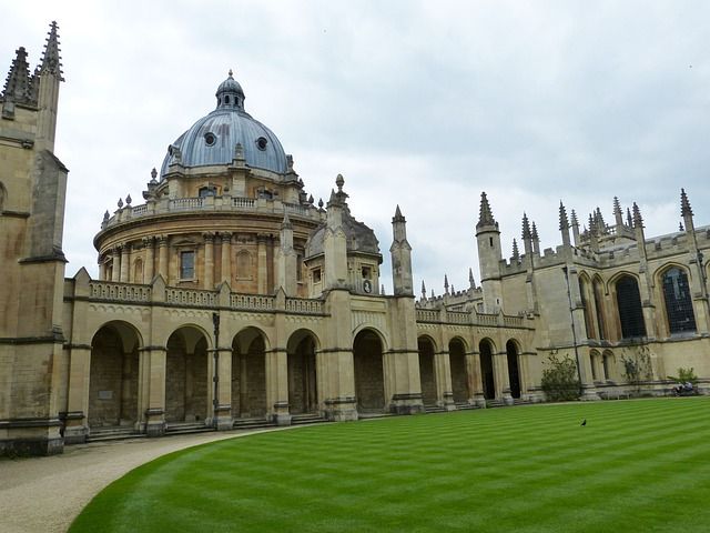 oxford-534815_640.jpg