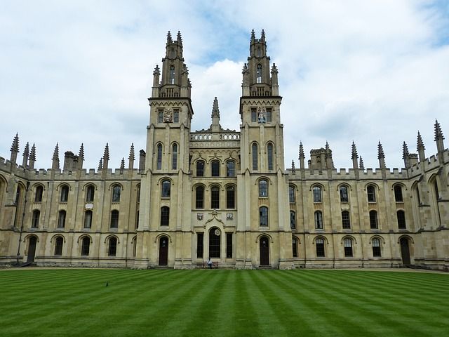 oxford-534808_640.jpg