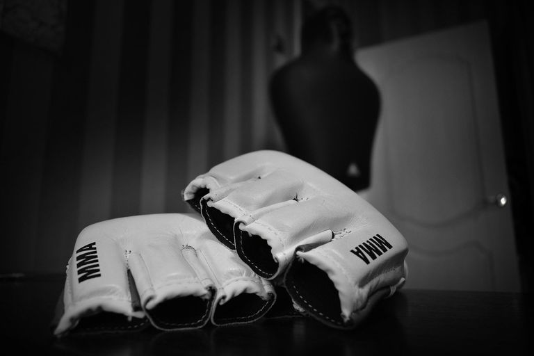 gloves-g9d9332805_1280.jpg