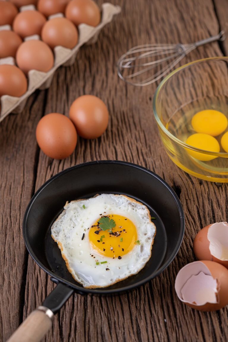 fried-eggs-frying-pan-raw-eggs-organic-food-good-health-high-protein_1150-20750.jpg