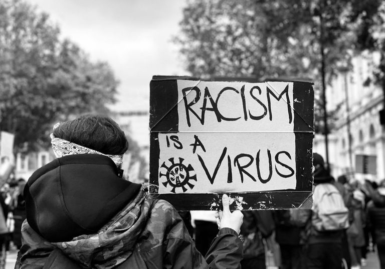 racismvirus-l.jpg