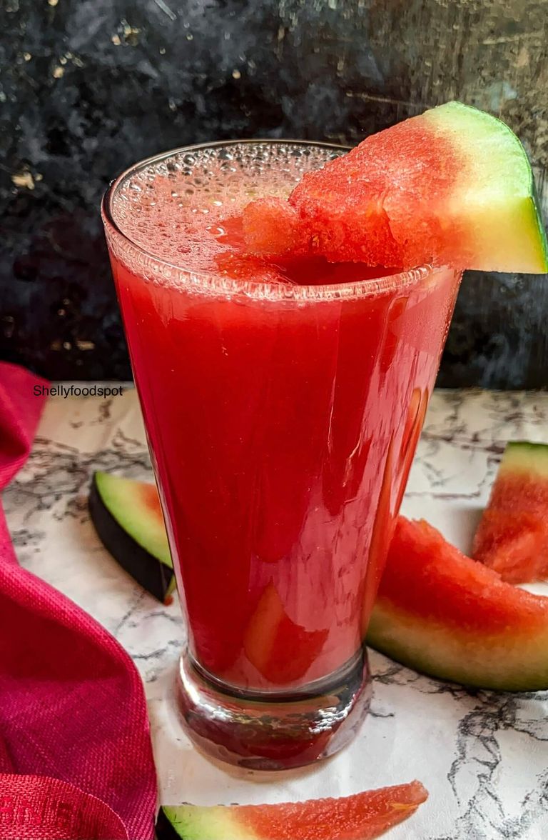 How-to-make-watermelon-juice-with-blender-and-seeds-3.jpg