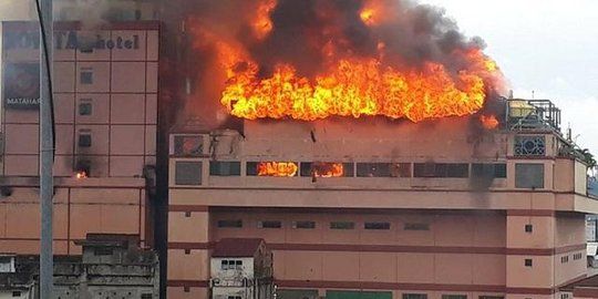 novita-hotel-langganan-presiden-saat-menginap-di-jambi-terbakar.jpg