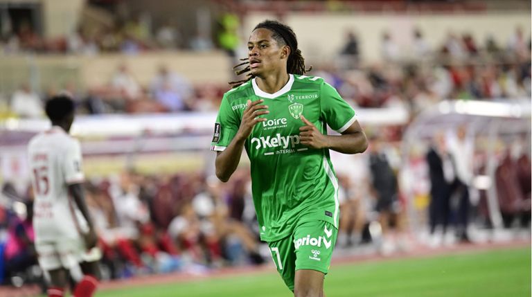 mathis-amougou-as-saint-etienne-2024-2025-1048857238h-1727961083-150226.jpg