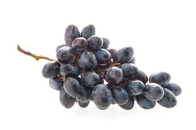 bunch-grapes-white-background_1203-1851.webp