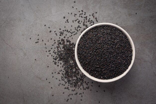 black-sesame-dark-background_1150-45226.jpg